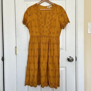 Scallop Eyelet Dress in size 2P